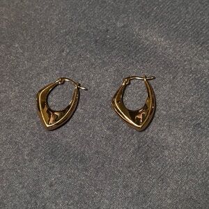 Vintage Gold Sculpted Teardrop Hoop Earrings